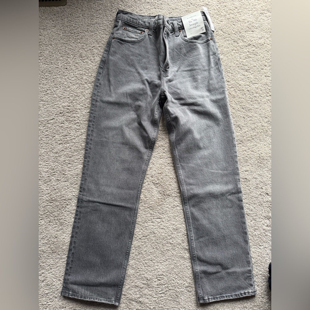 Abercrombie & Fitch 90s Straight Ultra High Rise Gray Jeans NWT 4S 27
